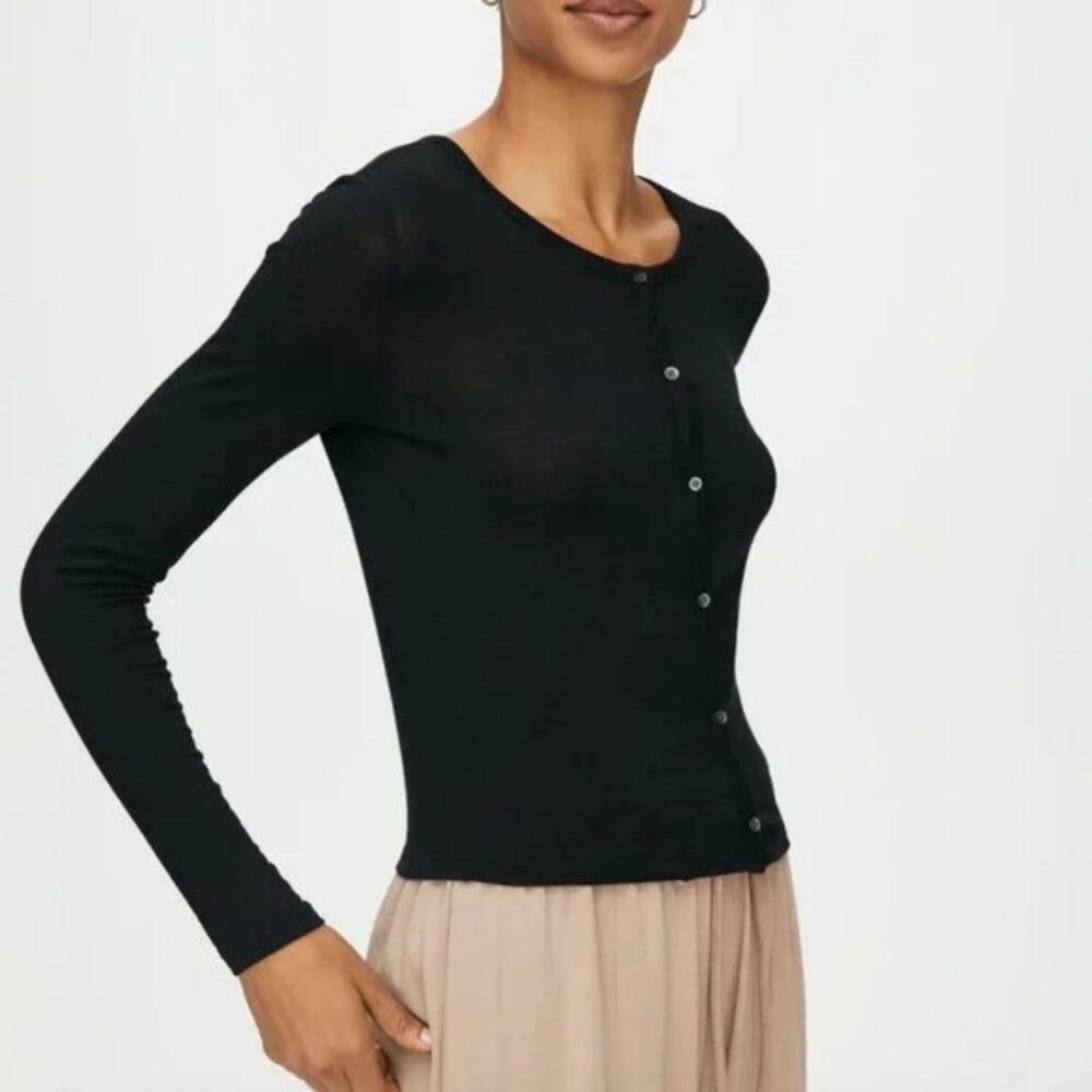 The Group by Babaton Kai Longsleeve Button-up Henley Black Size Small